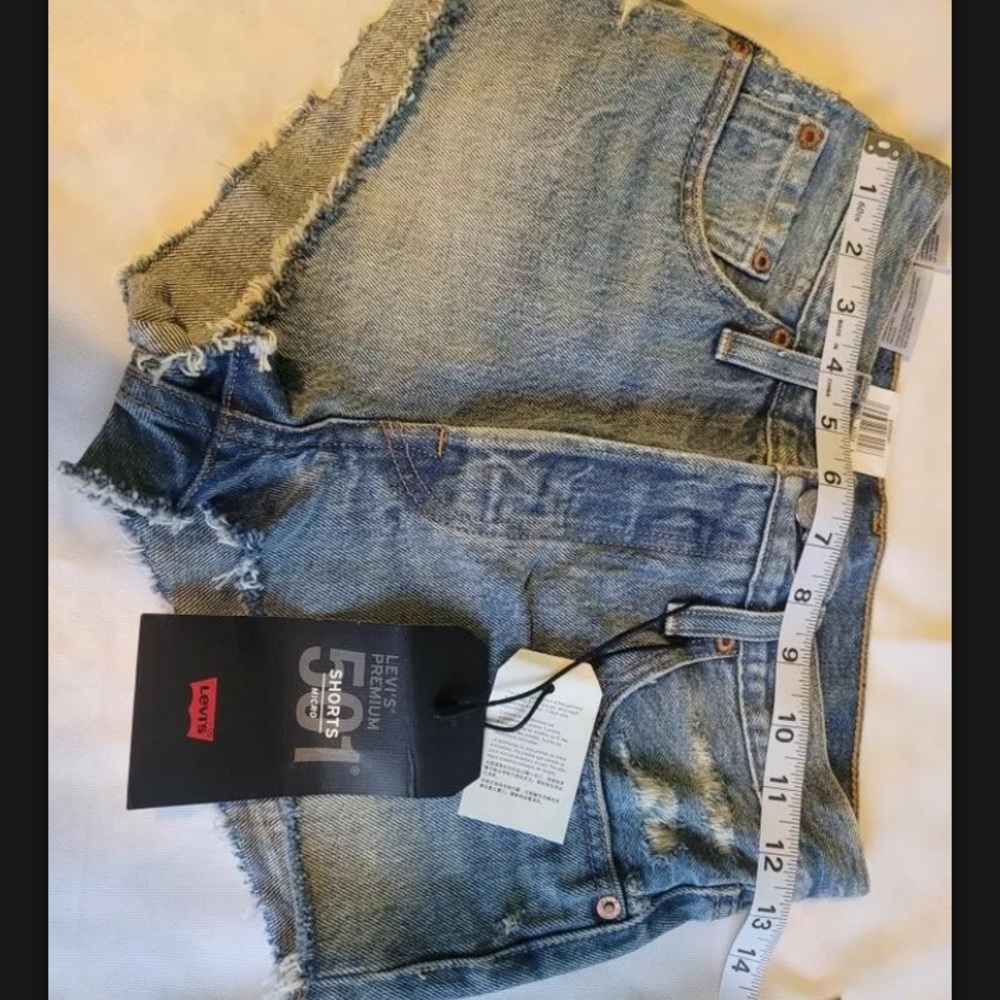 levis Shorts Size 24 (00) Jrs Brand new!